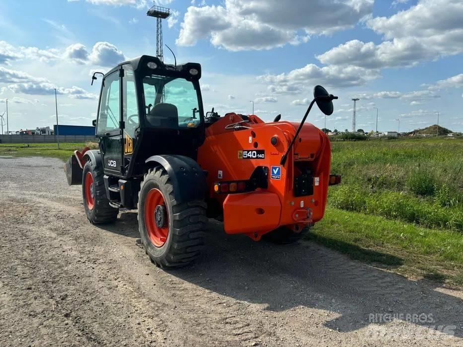 JCB 540-140 伸缩臂叉装车|叉装车