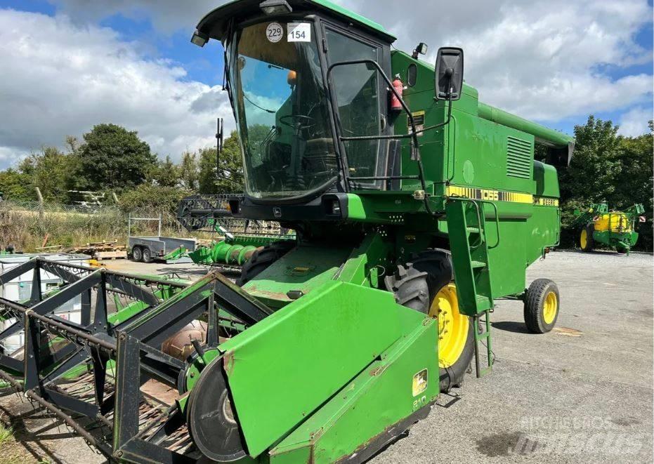 John Deere 1055 联合收割机