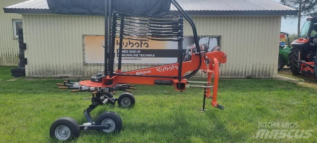 Kubota RA 1546 犁耙和摊草机