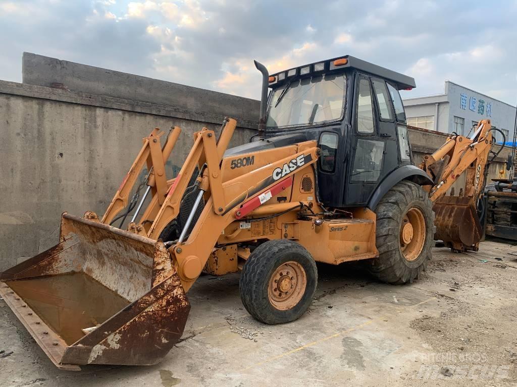 CASE 580 M 反铲装载机