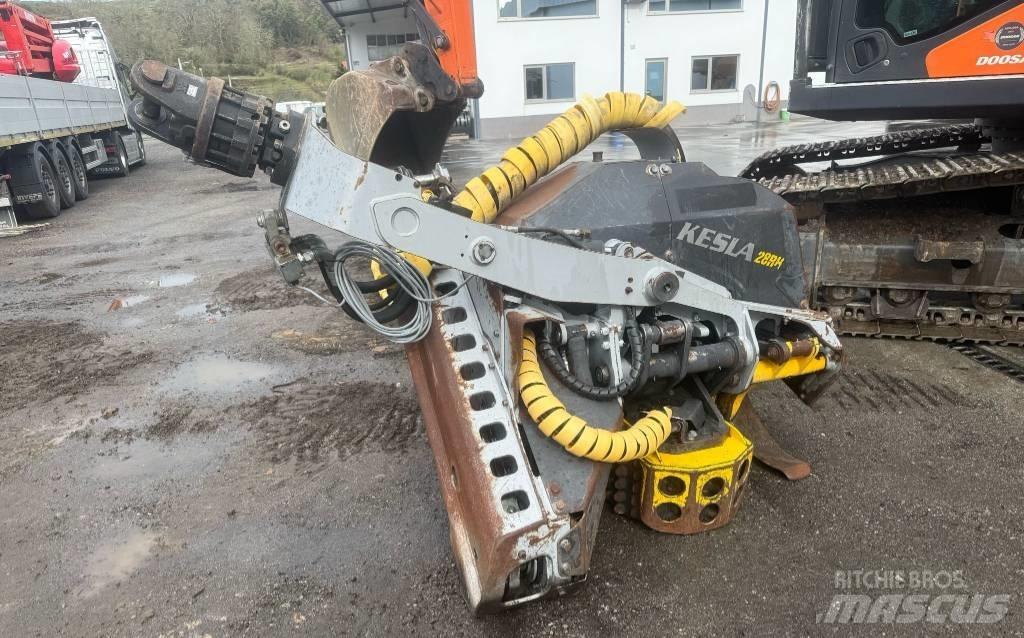 Doosan DX 235 挖坑机