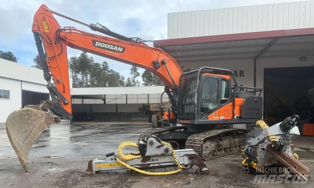 Doosan DX 235 挖坑机