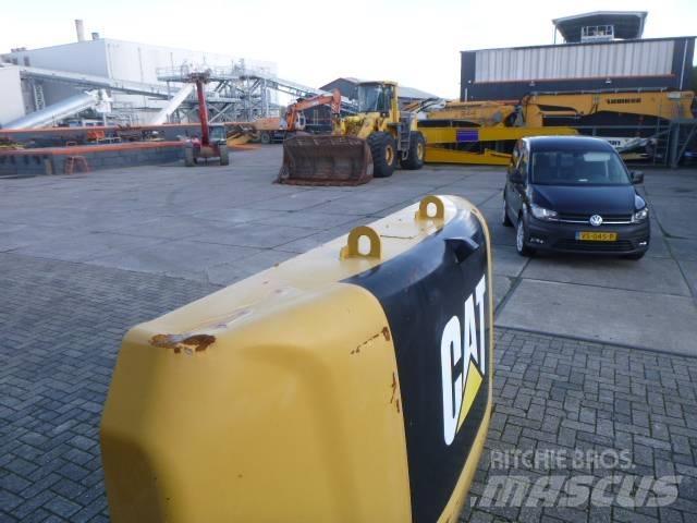CAT 336 F L 底盘和悬架