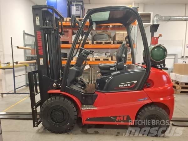 Manitou MI25G 越野叉车|叉装车