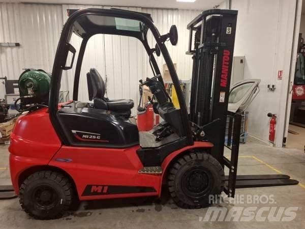 Manitou MI25G 越野叉车|叉装车