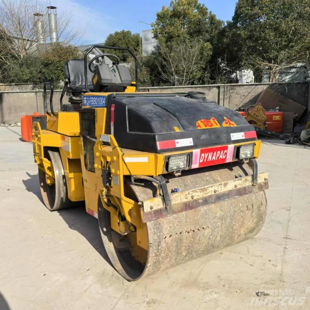 Dynapac CC 142 双轮压路机