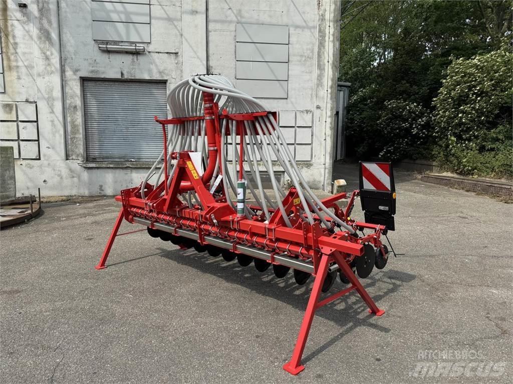 Kverneland CB 3000 条播机