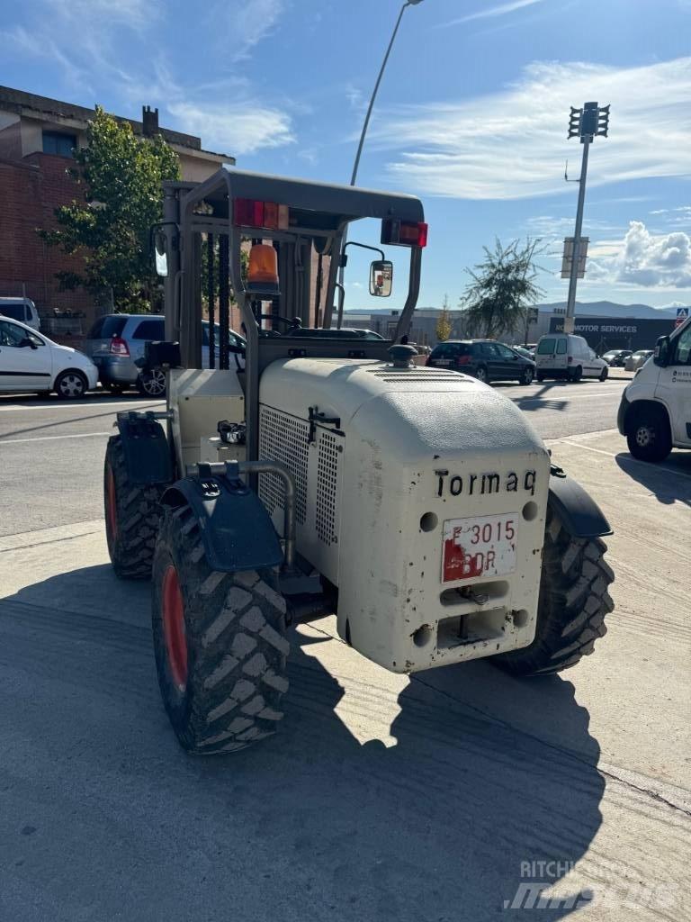 Tormaq 2542 伸缩臂叉装车|叉装车