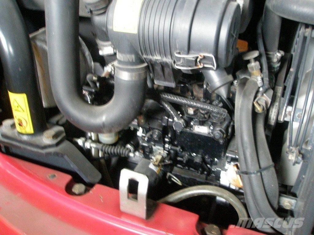 Takeuchi TB23R 小型挖掘机