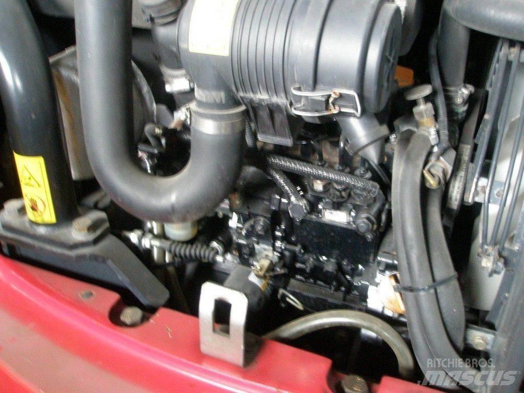 Takeuchi TB23R 小型挖掘机