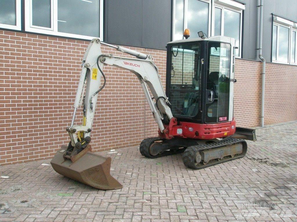 Takeuchi TB23R 小型挖掘机