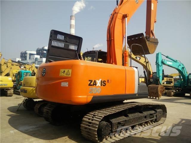 Hitachi ZX 200 履带挖掘机