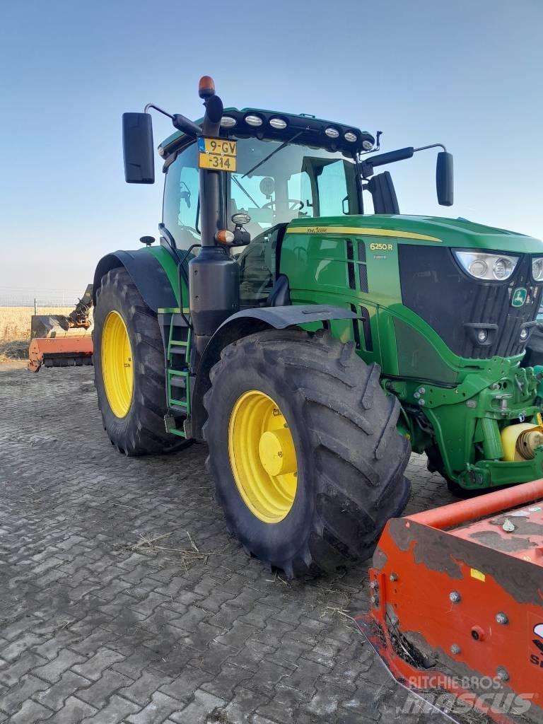 John Deere 6250R 拖拉机/农用车