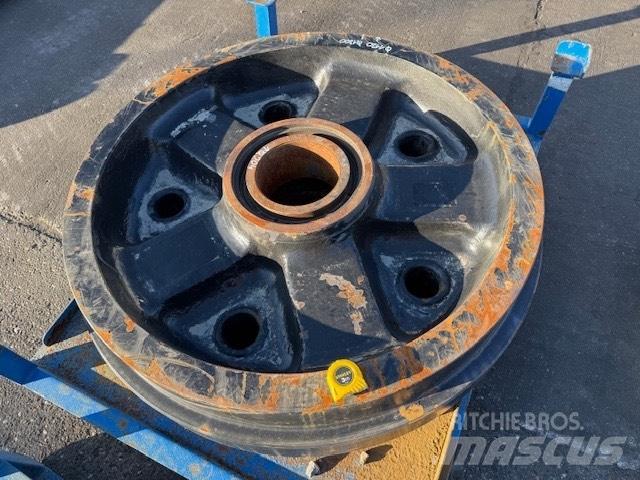 CAT 6020 NEW IDLER 履带、链条和底盘