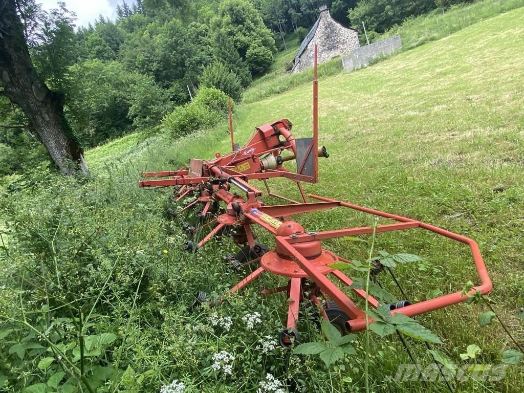 Kuhn GF6301MH 犁耙和摊草机