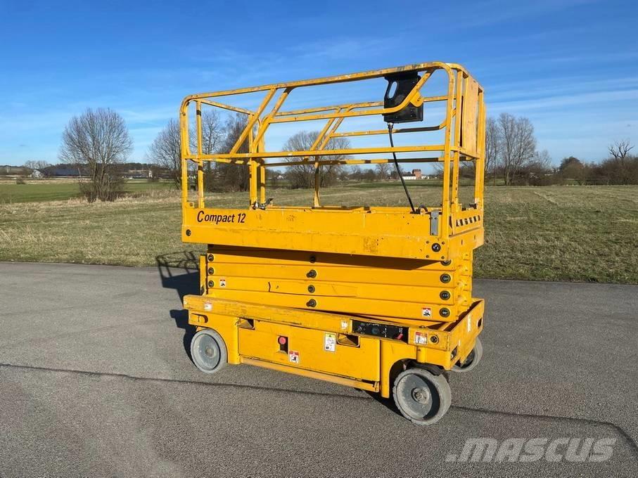Haulotte Compact 12 剪叉式升降机