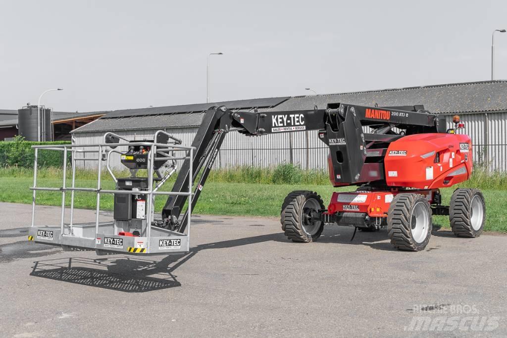 Manitou 200 ATJ e 曲臂高空工作平台
