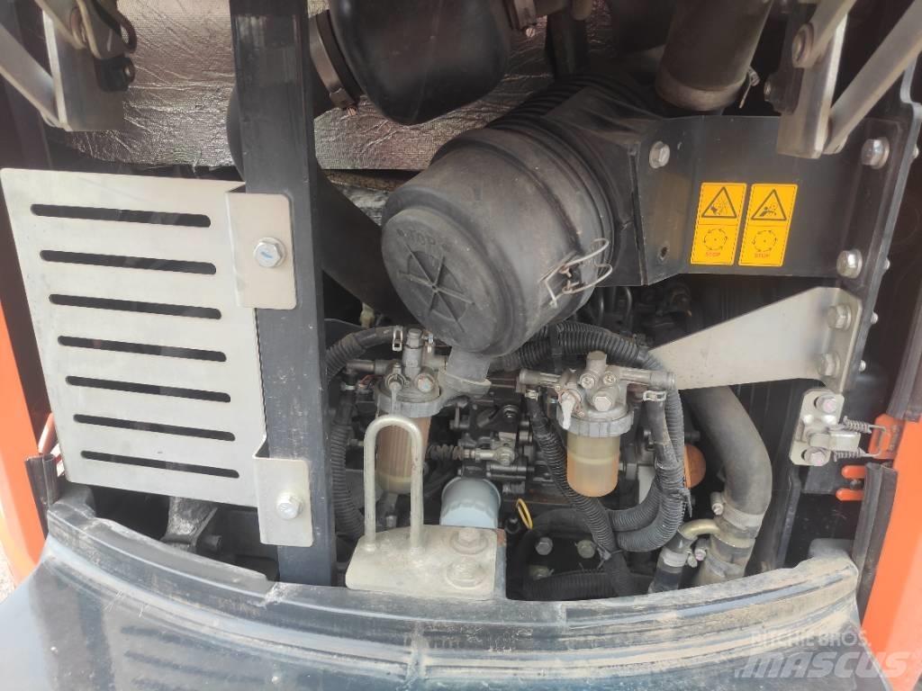 Hitachi ZX 26 U-6 小型挖掘机