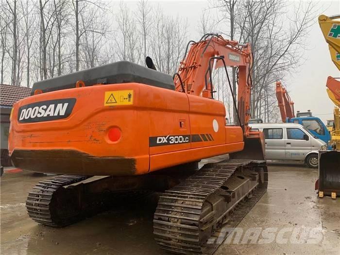 Doosan dx300 履带挖掘机