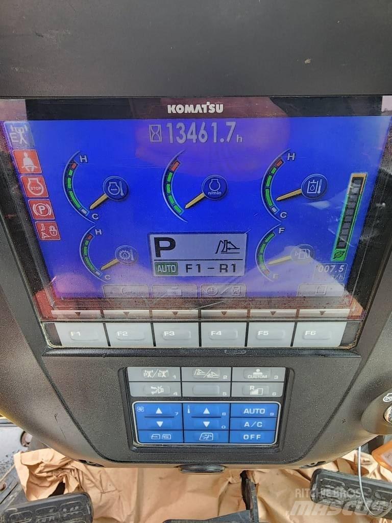 Komatsu D 65 PX-17 履带式推土机