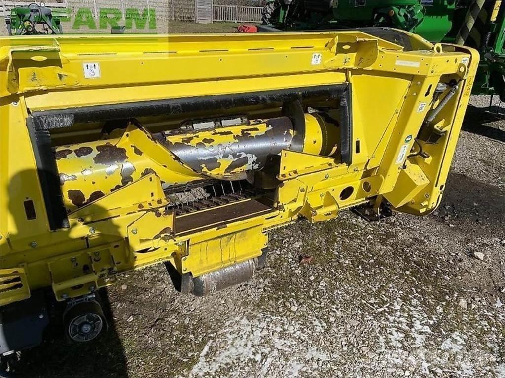 John Deere 8300 自走式青贮饲料收割机