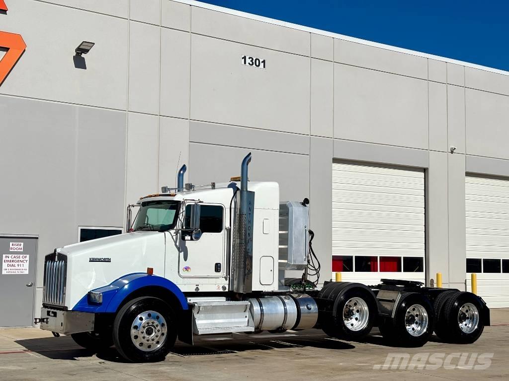 Kenworth T 800 牵引车