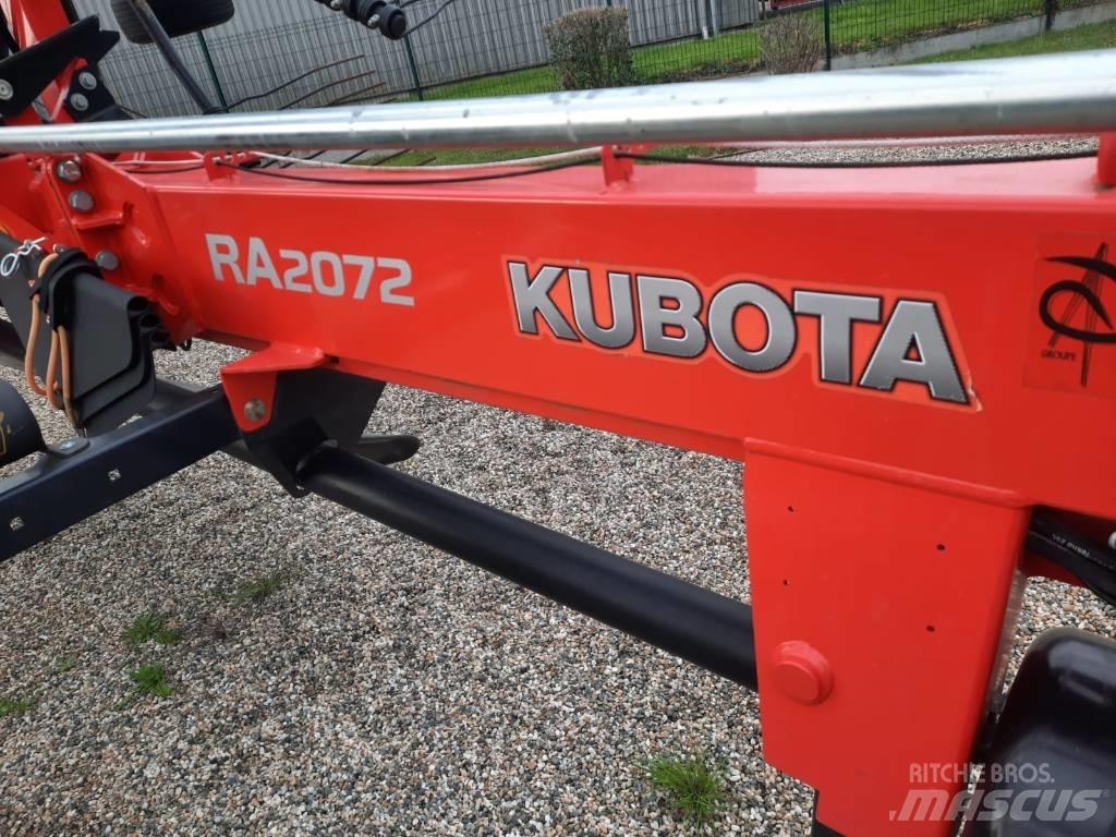 Kubota RA2072 犁耙和摊草机