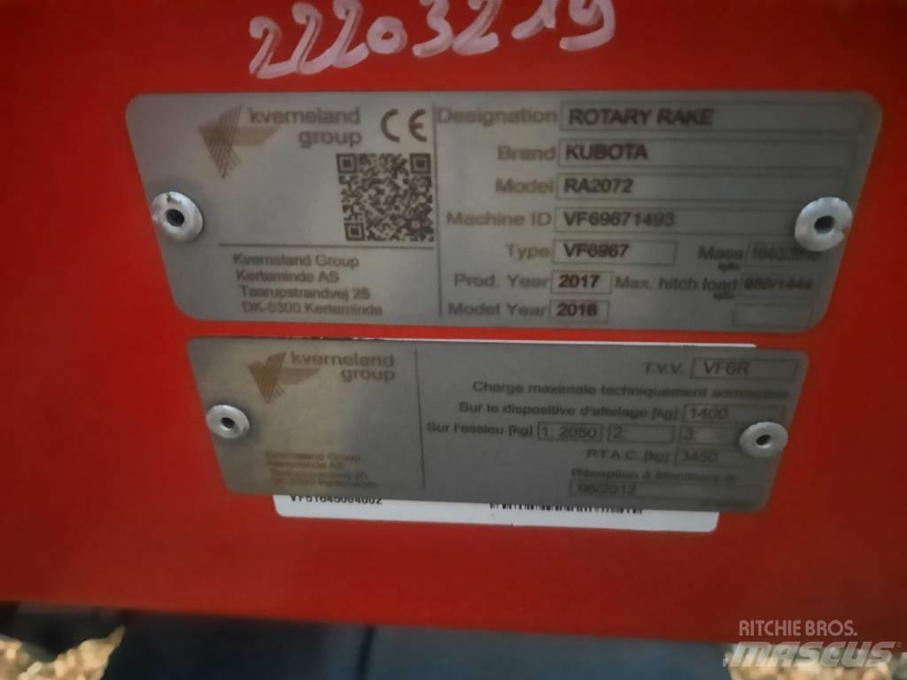 Kubota RA2072 犁耙和摊草机
