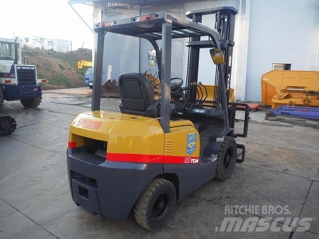 TCM FD25T3 柴油叉车