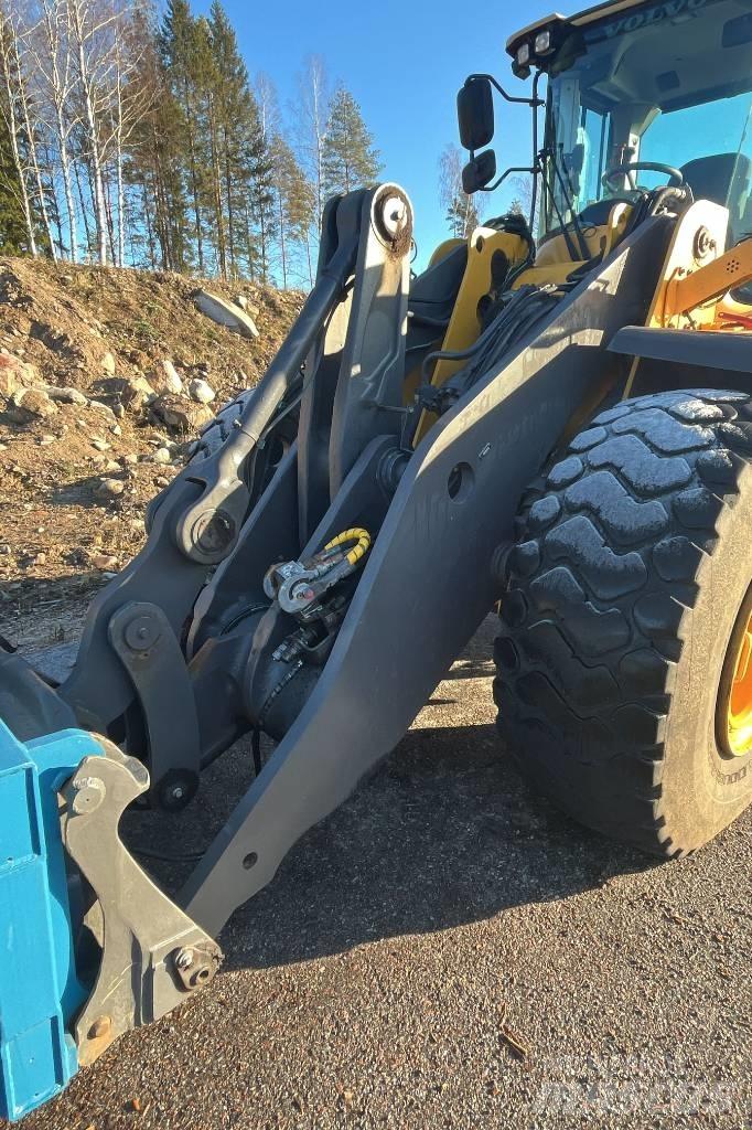 Volvo L 120 H 轮式装载机