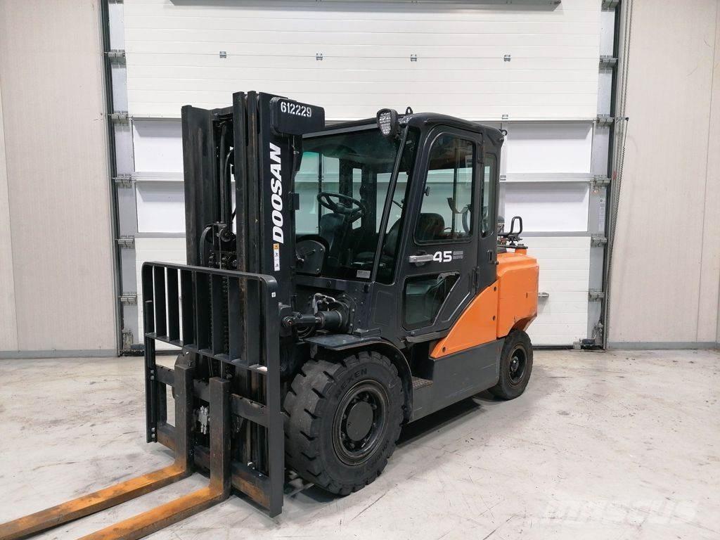 Doosan G45SC-7 天然气叉车