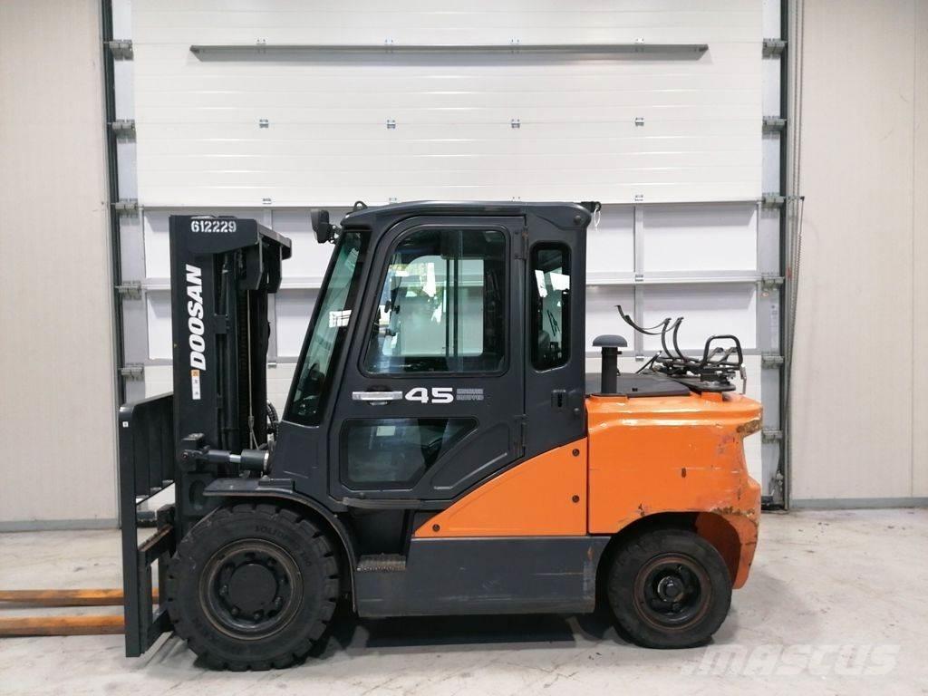 Doosan G45SC-7 天然气叉车