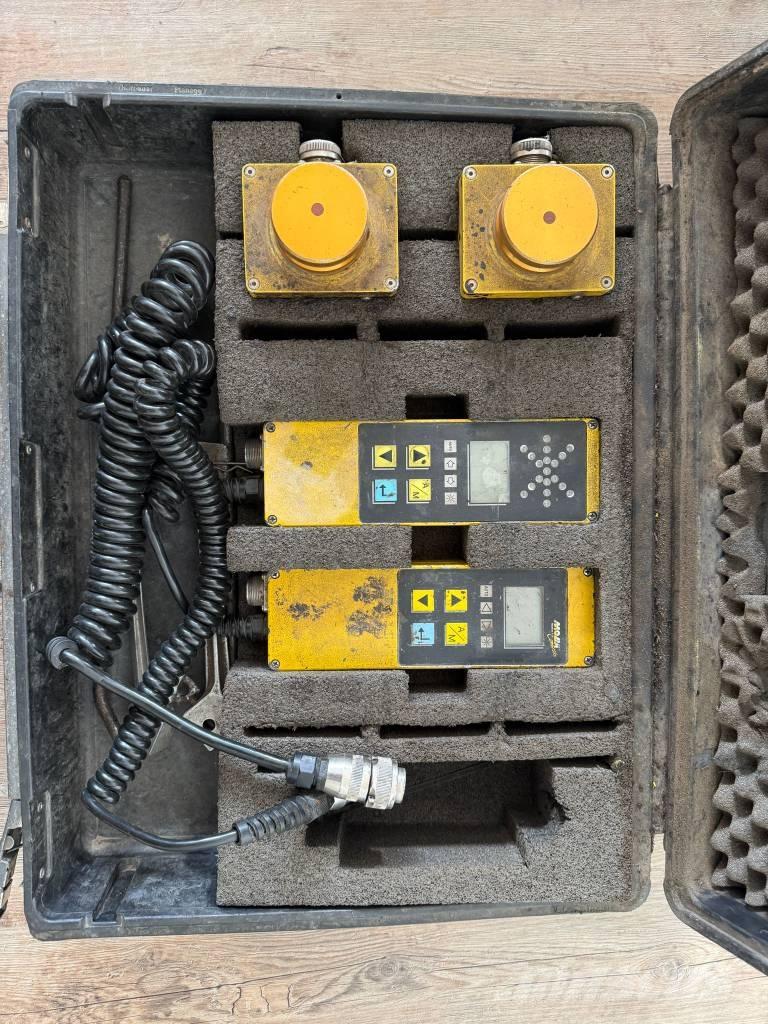 Dynapac f 141 c 沥青摊铺机