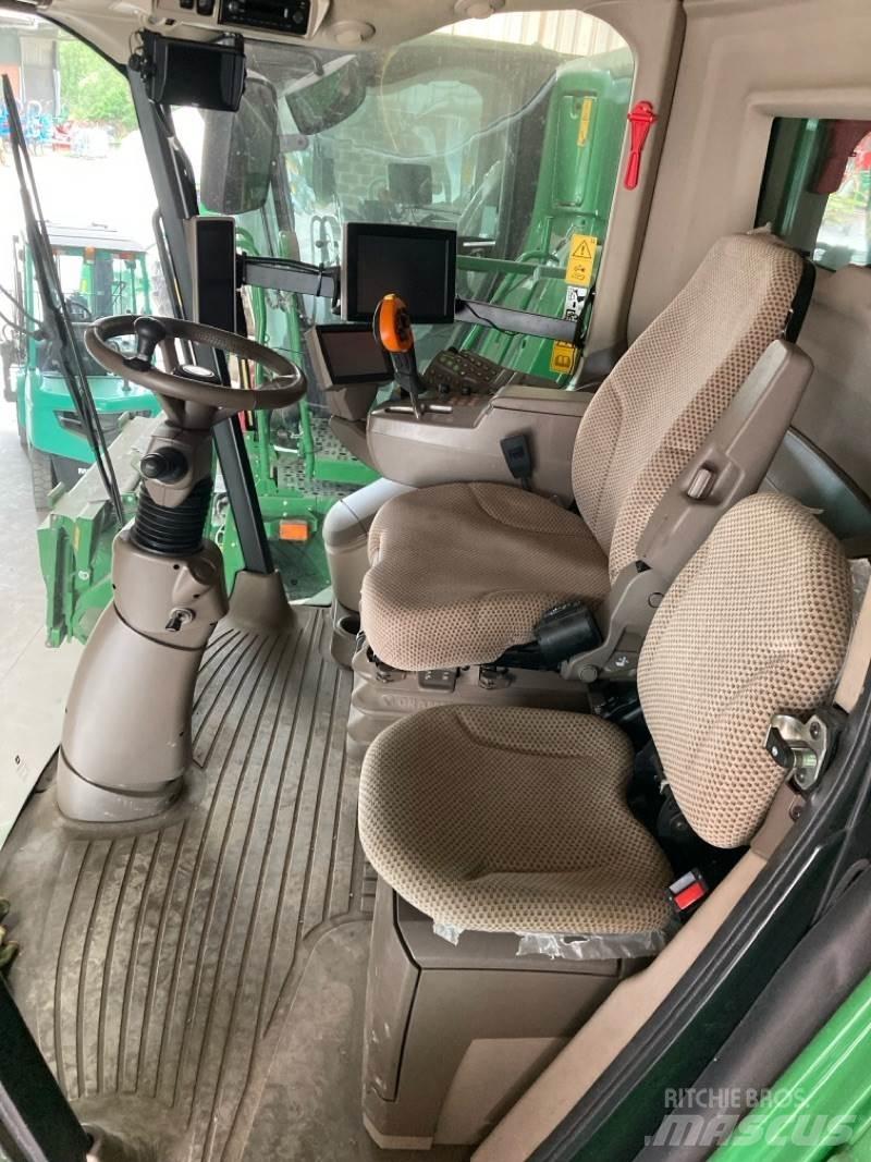 John Deere T560 联合收割机