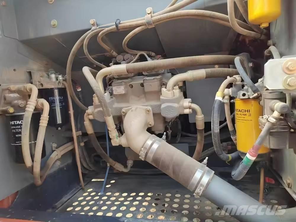 Hitachi ZX 200 履带挖掘机