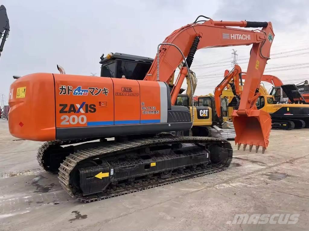 Hitachi ZX 200 履带挖掘机