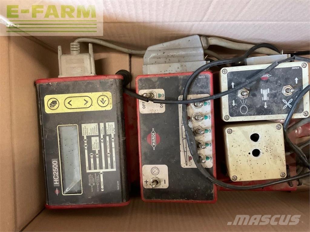 Hardi Master 牵引式喷雾机