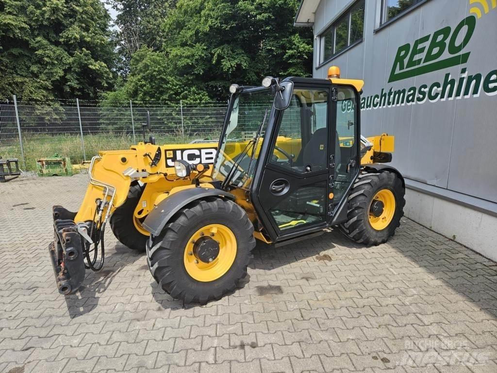 JCB 525-60 伸缩臂叉装车|叉装车