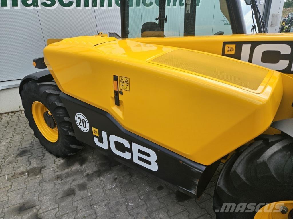 JCB 525-60 伸缩臂叉装车|叉装车