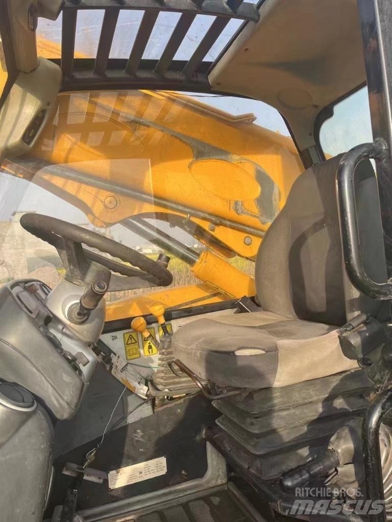 JCB 535-95 伸缩臂叉装车|叉装车