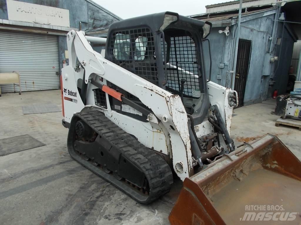 Bobcat T590 滑移装载机