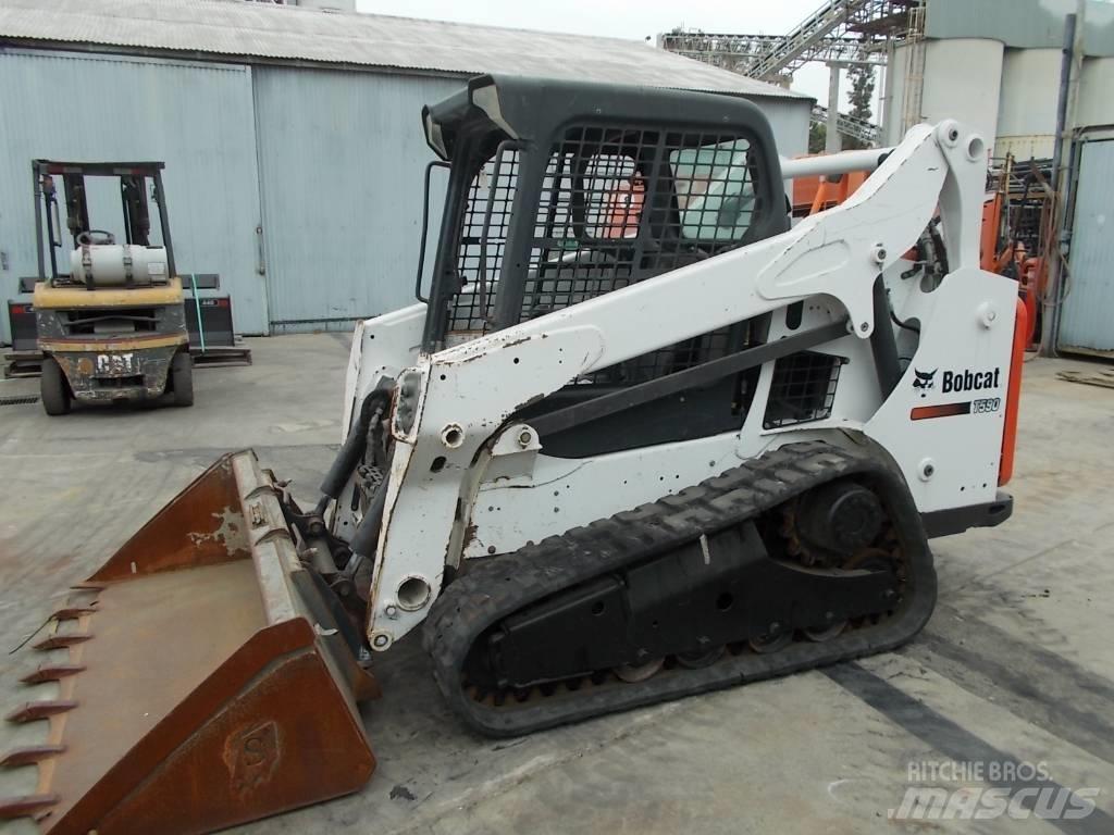 Bobcat T590 滑移装载机