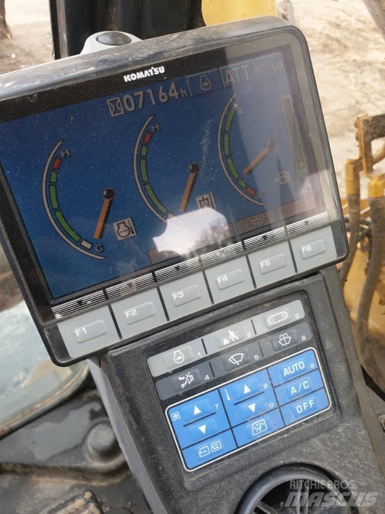 Komatsu PC138US-8 履带挖掘机