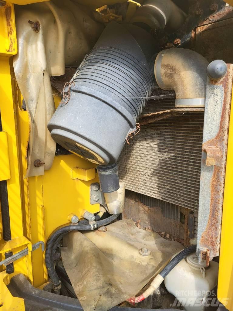 Komatsu PC138US-8 履带挖掘机