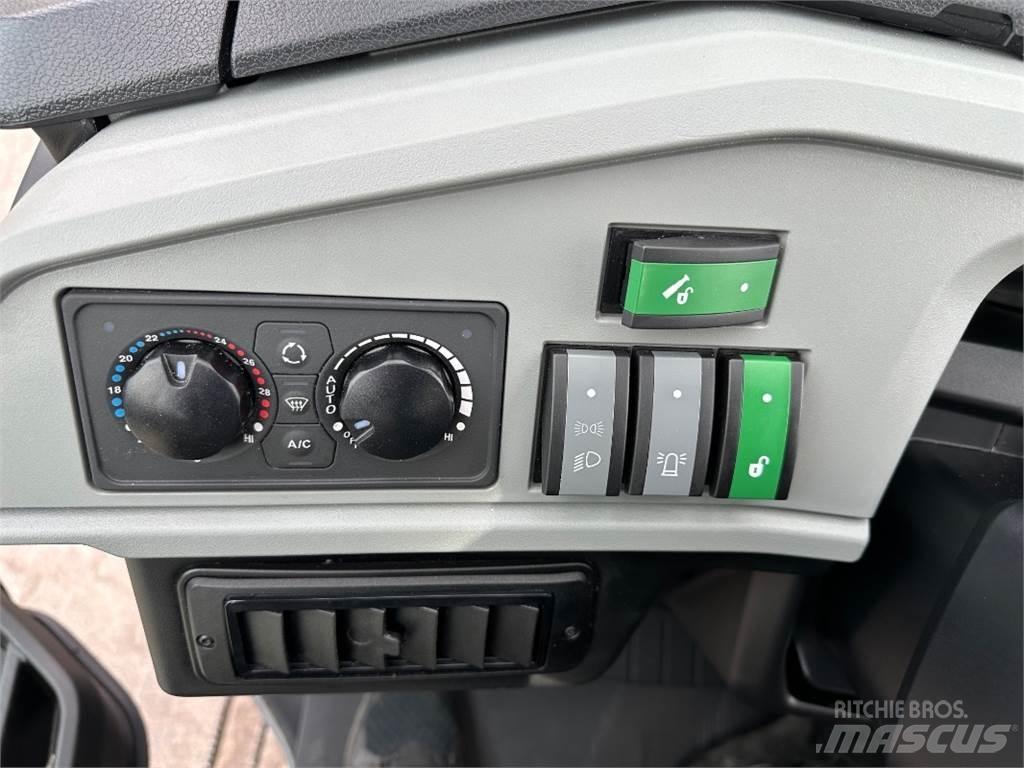 Weidemann T7042 伸缩臂叉装车|叉装车