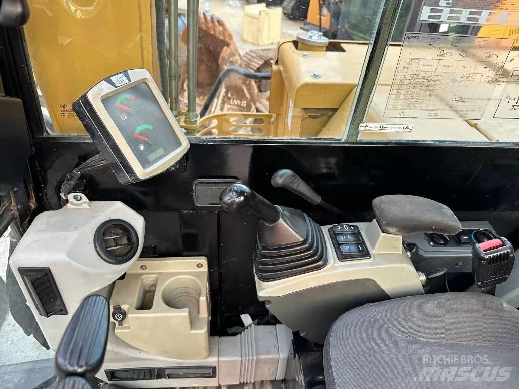 CAT 306E2 小型挖掘机