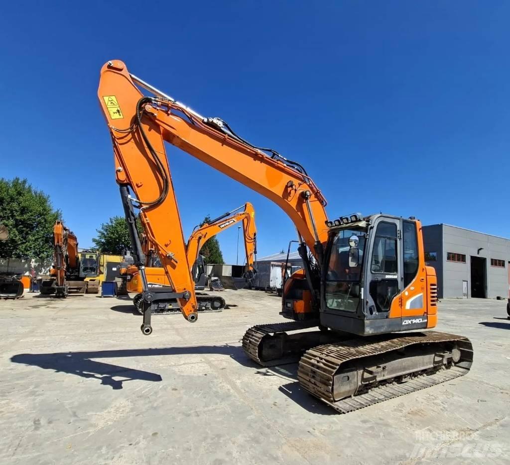 Doosan DX140LCR-5 履带挖掘机