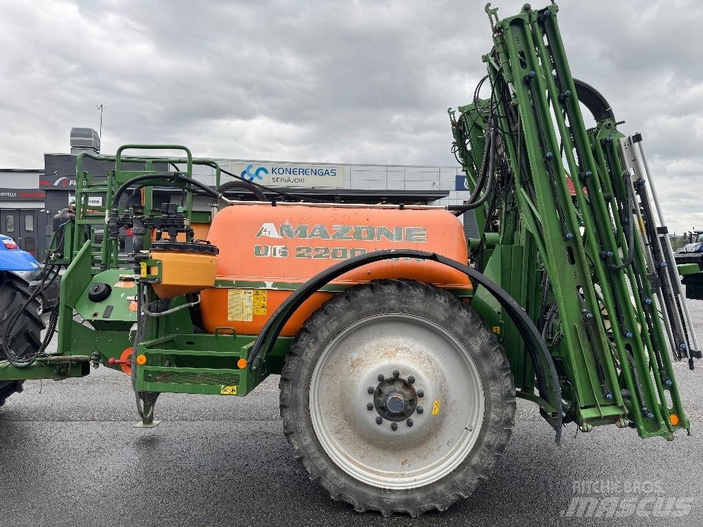 Amazone UG 2200 Nova 牵引式喷雾机