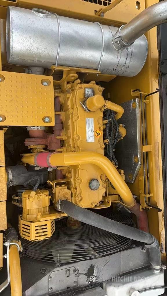 CAT CAT330D2L 中型挖掘机