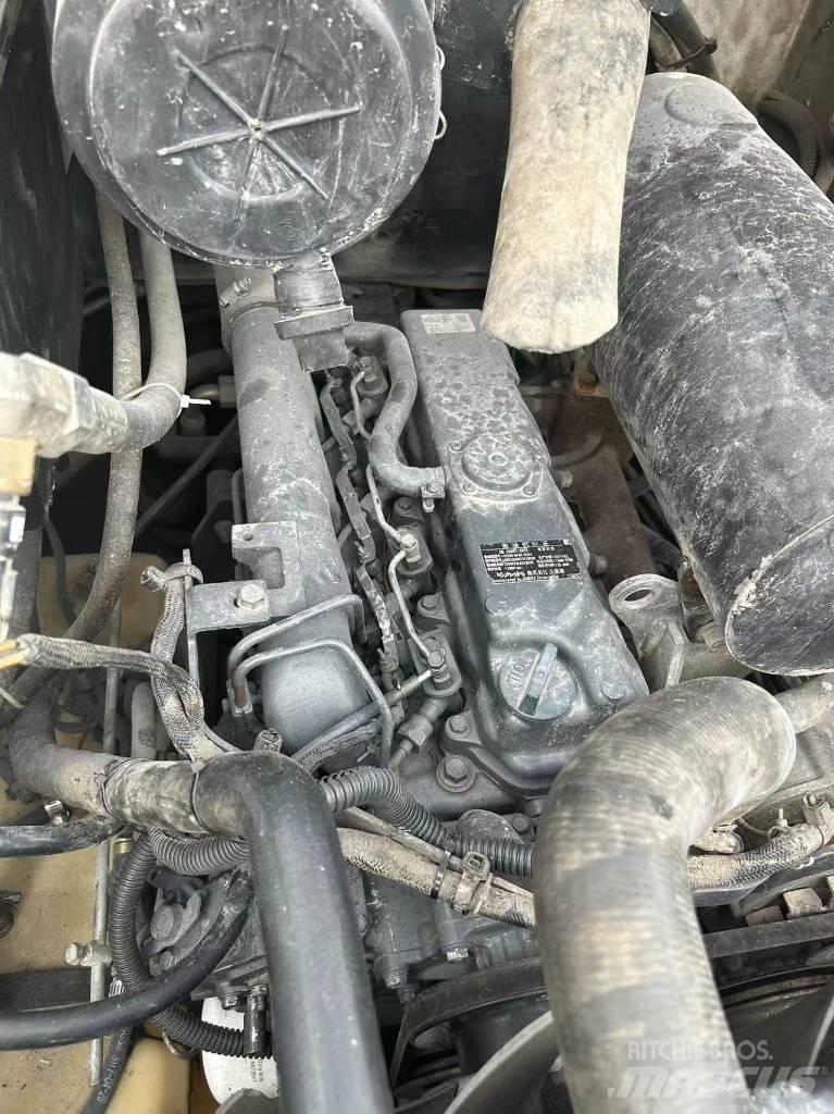 Bobcat S 160 滑移装载机